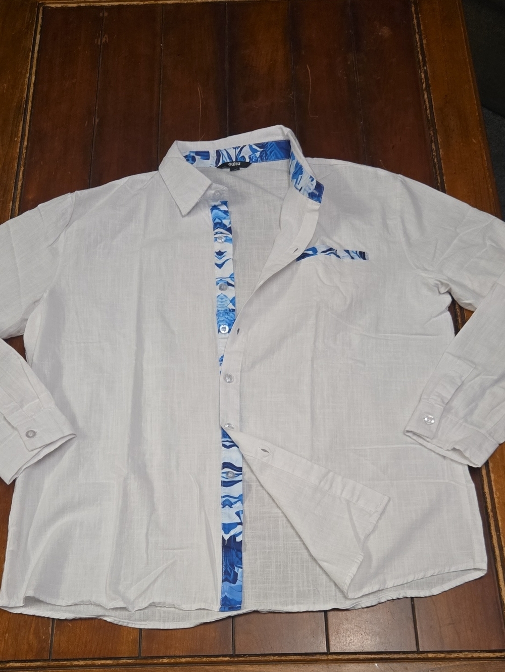 OUKU Casual White Button-Down Shirt with Blue Trim